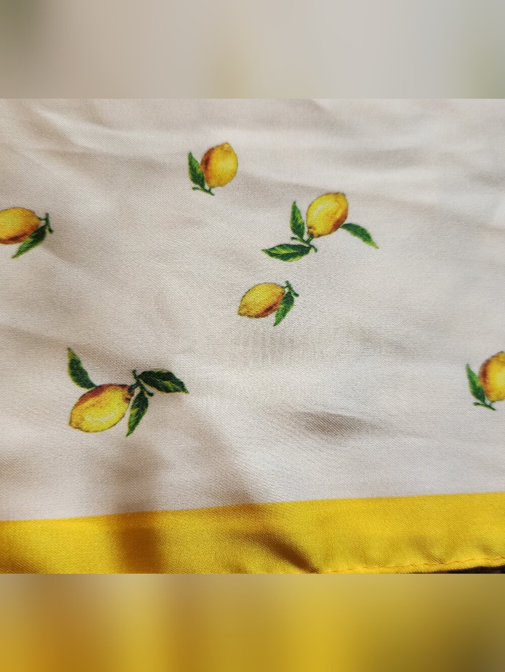 Lot Of 4 Scarves Various Sizes - Picture 6 of 10